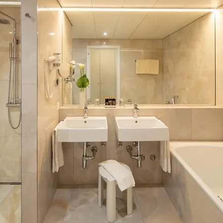 阿斯科纳酒店 4*